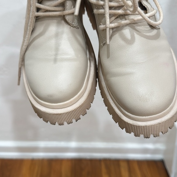 ZARA - KIDS BEIGE LACED ANKLE BOOTS - SIZE 1 - Picture 9 of 11